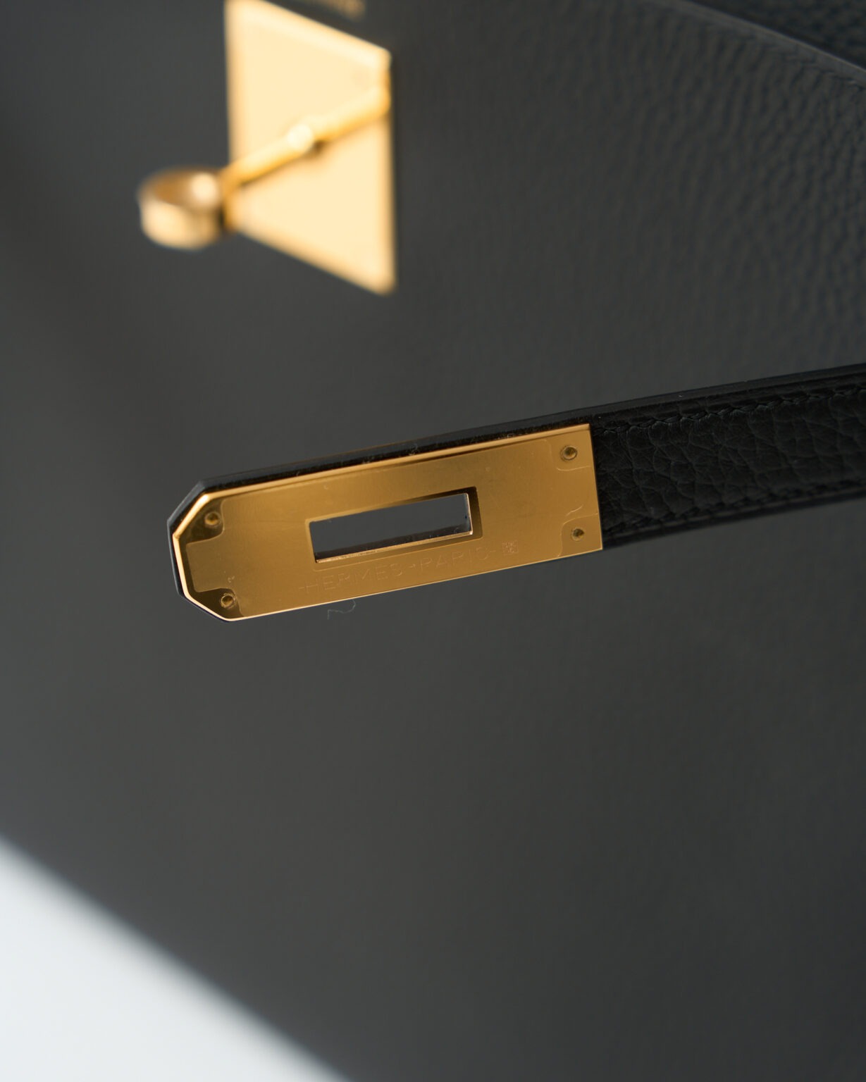 Hermès Kelly Retourne 28 Black Togo GHW