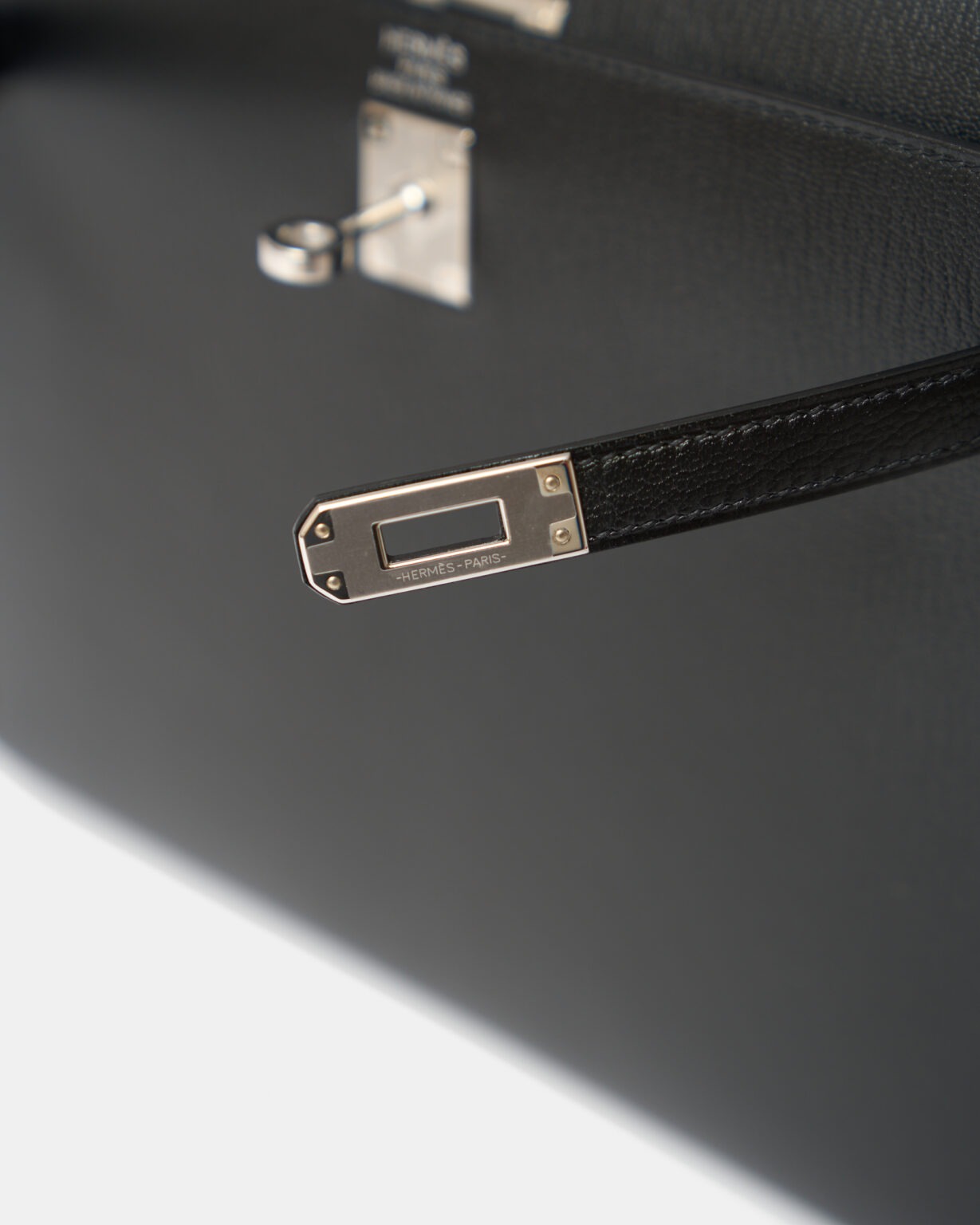 Hermès Kelly 25 Black Chevre Mysore PHW