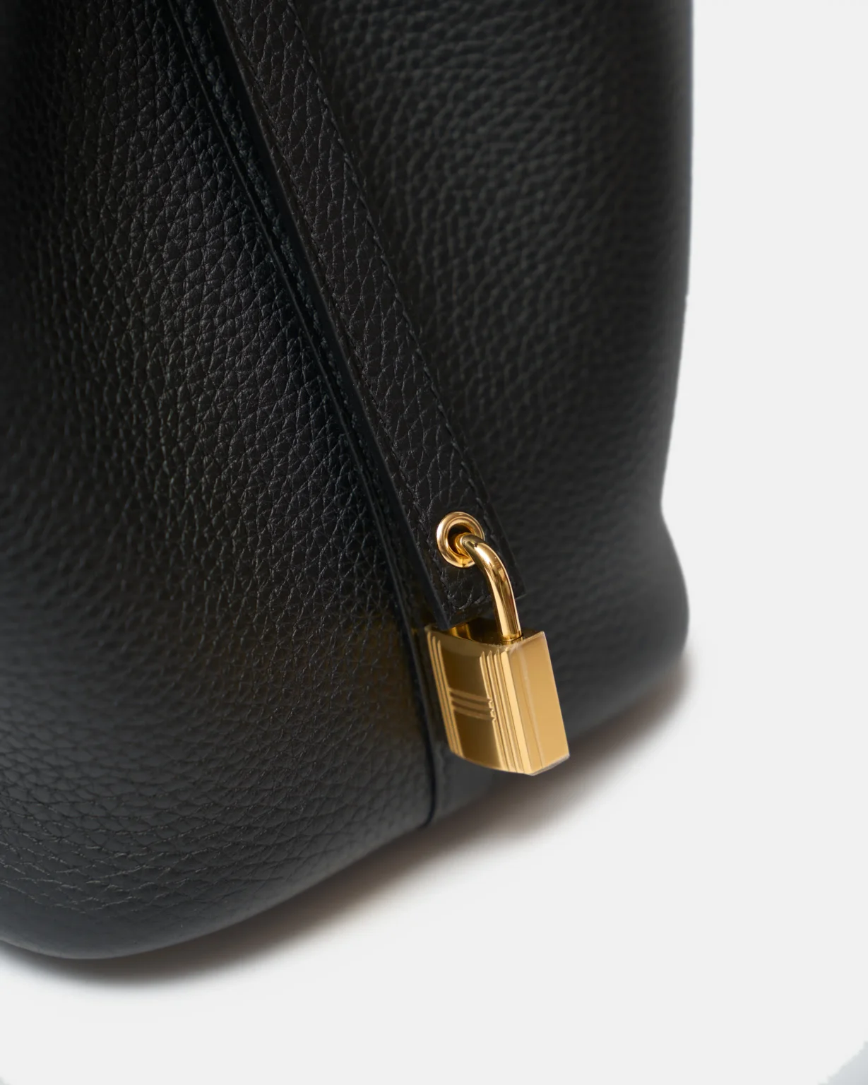 Hermès Picotin 18 Black Clemence Ghw