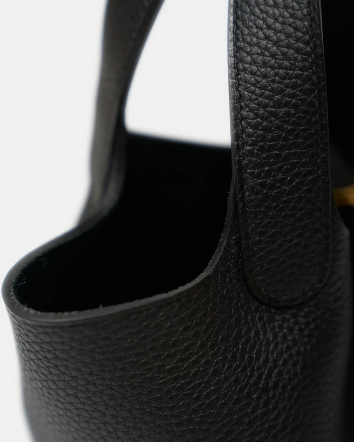 Hermès Picotin 18 Black Clemence Ghw