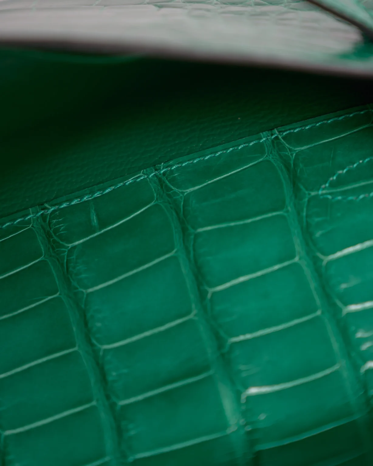 Hermès Kelly 31 Emerald Green Croc Kelly Cut Phw