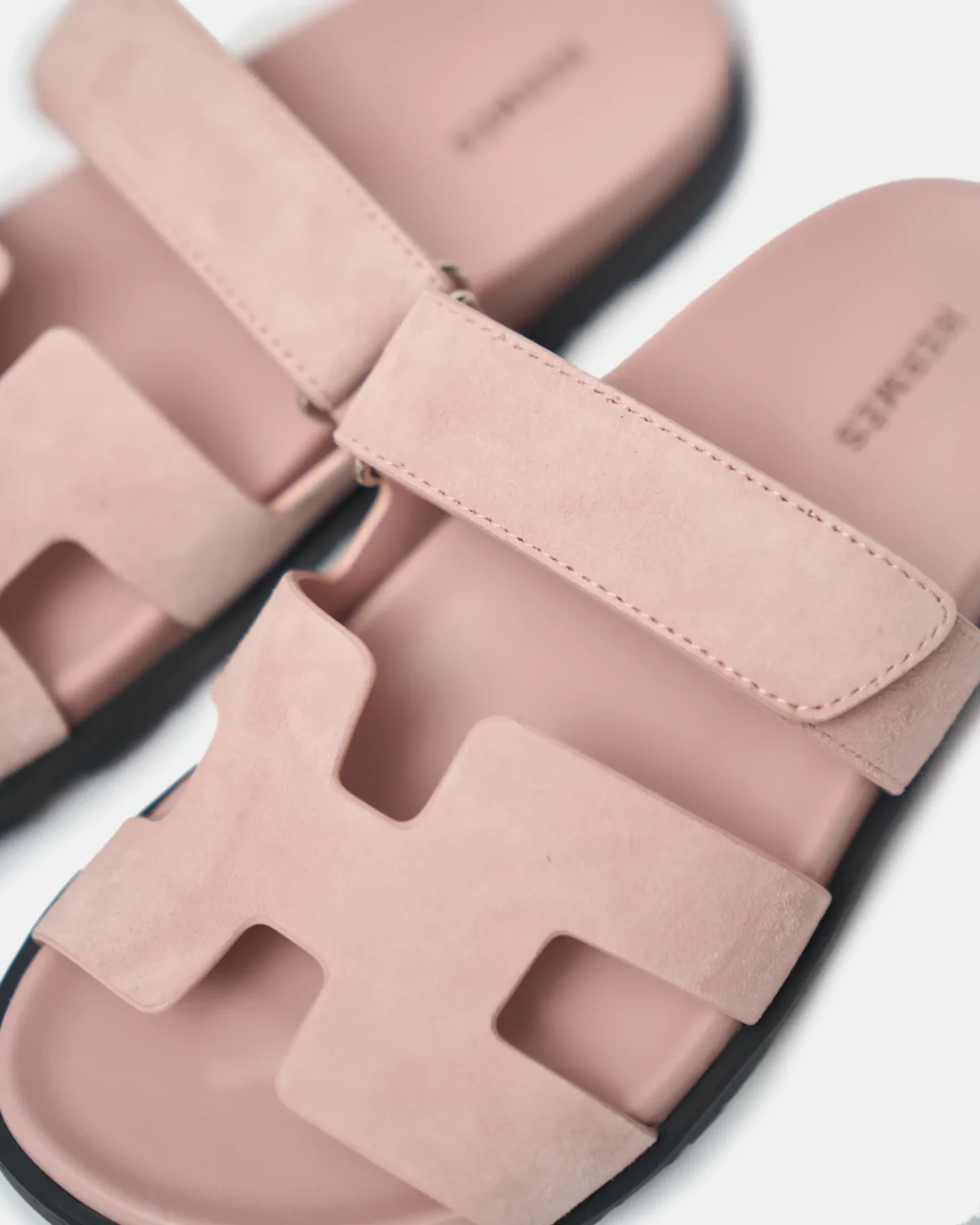 Hermès Chypre Rose Porcelain Suede Sandals (41)