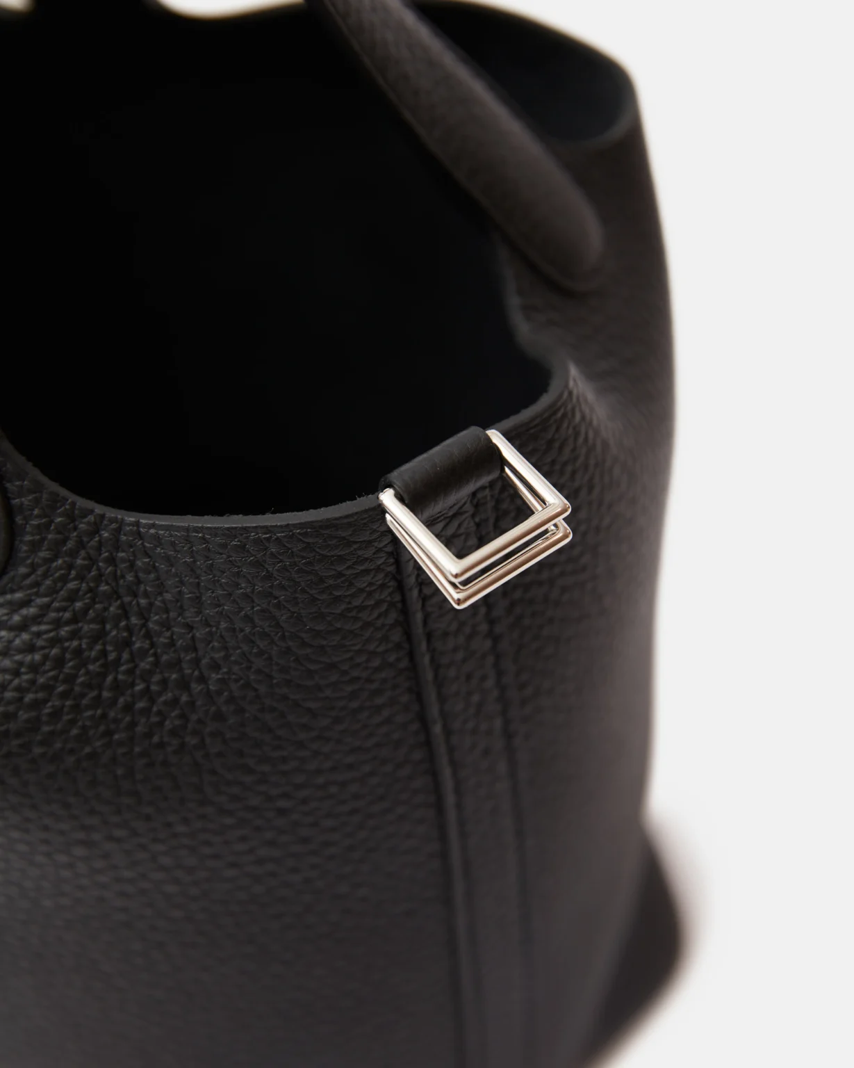 Hermès Picotin 18 Black Clemence PHW